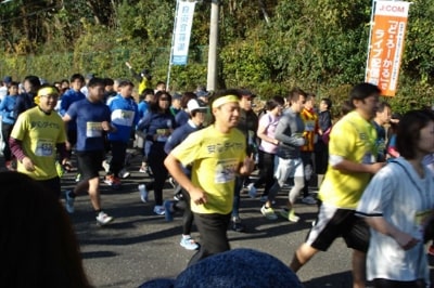 所沢シティマラソン大会の給水所ボランティアとして参加