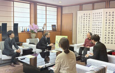『沖縄 こどもの未来 県民会議』へ100万円を寄付